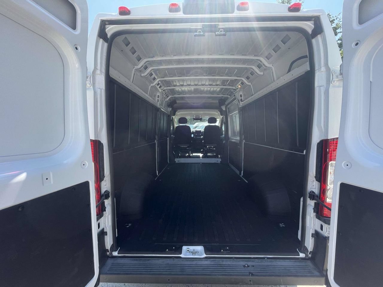 New 2025 RAM ProMaster 2500 w/ Safety Group FWD image 30
