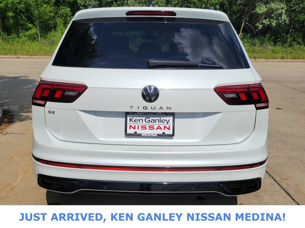 Used 2024 Volkswagen Tiguan SE R-Line FWD image 4