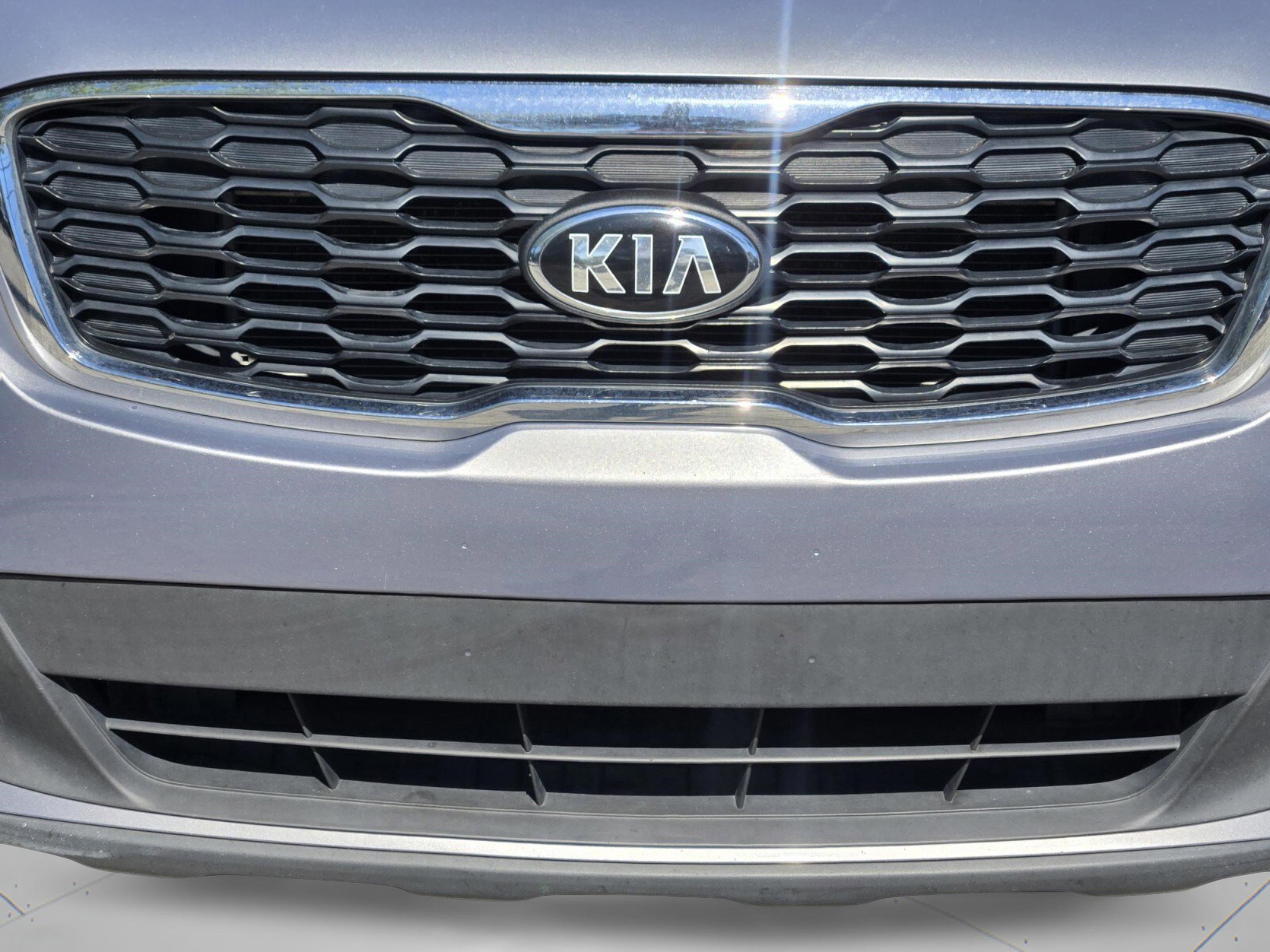 Used 2020 Kia Sorento LX image 12