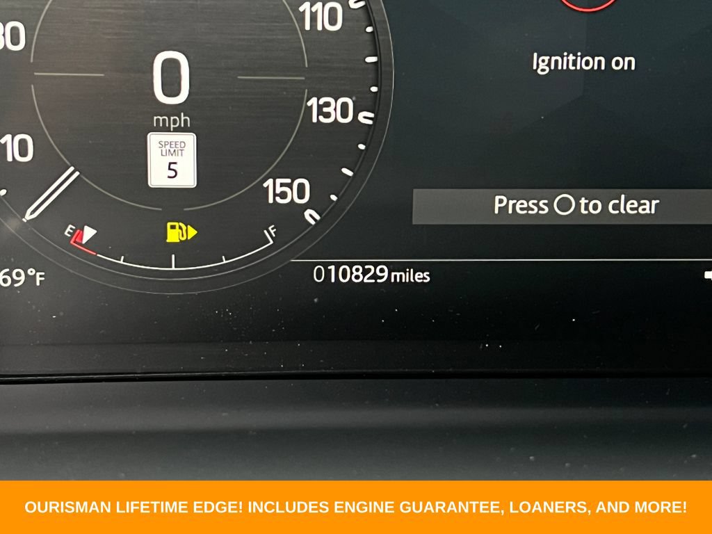 Used 2025 Land Rover Defender 130 X-Dynamic SE AWD/4WD image 29