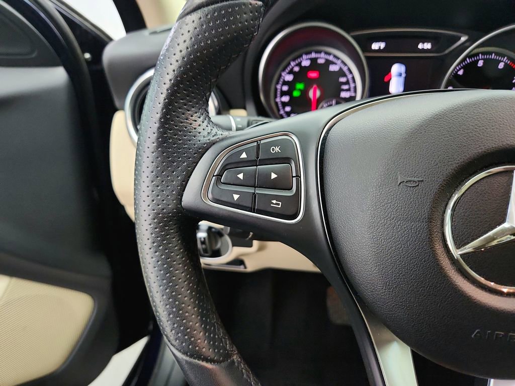 Used 2018 Mercedes-Benz GLA 250 4MATIC w/ Premium Package image 20