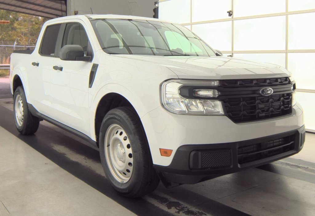 Used 2024 Ford Maverick XL image 3