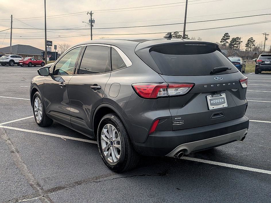 Used 2022 Ford Escape SE image 7