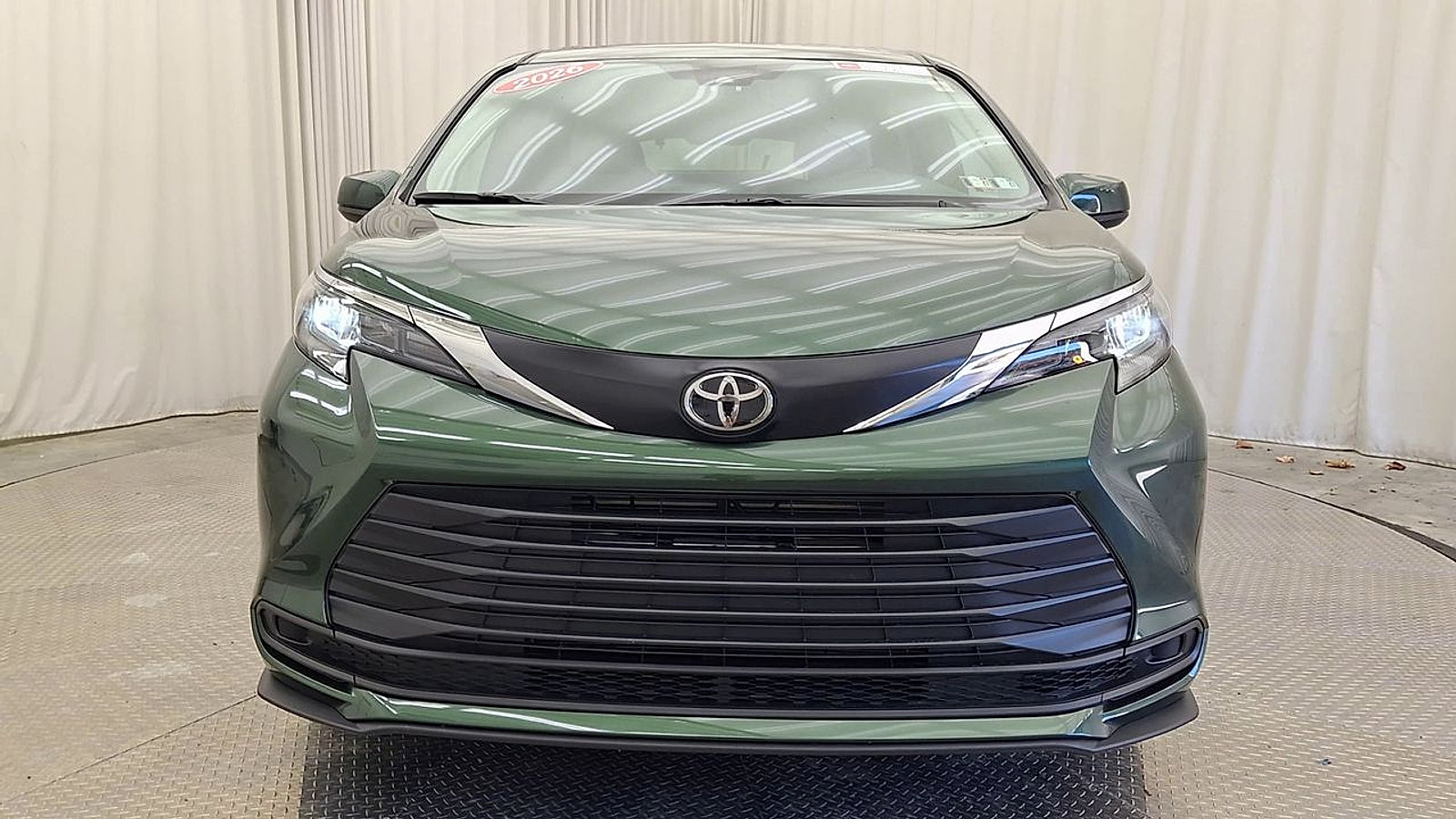Certified 2026 Toyota Sienna LE AWD/4WD image 10