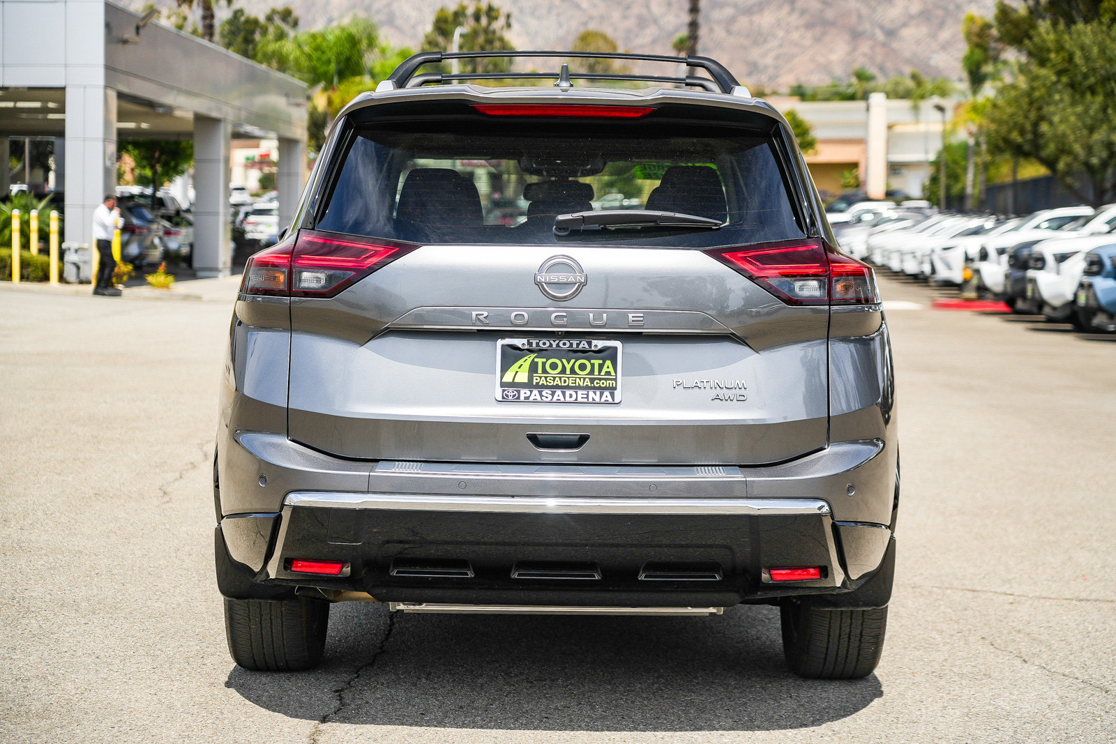 Used 2026 Nissan Rogue Platinum w/ Platinum Premium Package AWD/4WD image 7