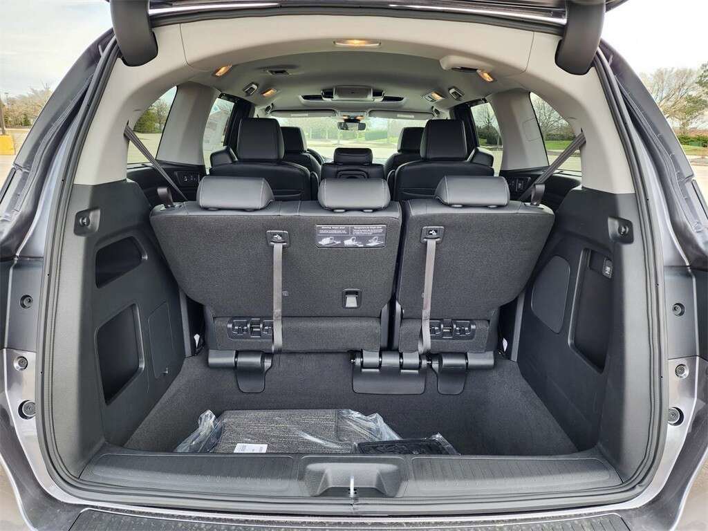 Used 2024 Honda Odyssey Touring image 25