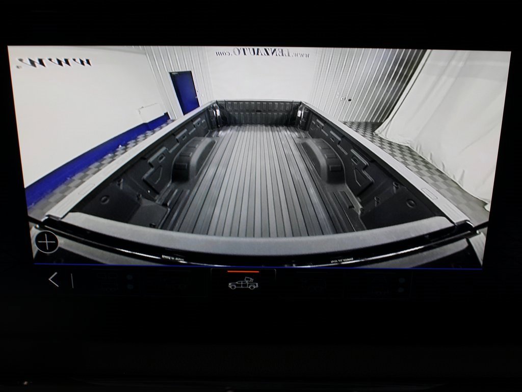 Used 2024 GMC Sierra 2500 AT4 image 22