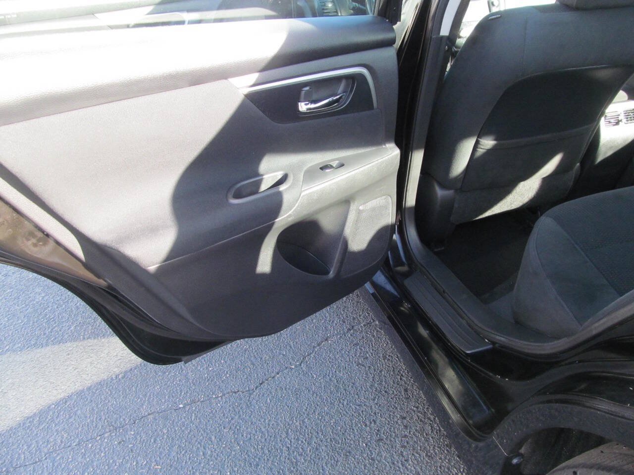 Used 2015 Nissan Altima 2.5 SV w/ Convenience Package FWD image 15