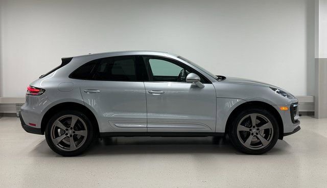 Certified 2024 Porsche Macan image 6