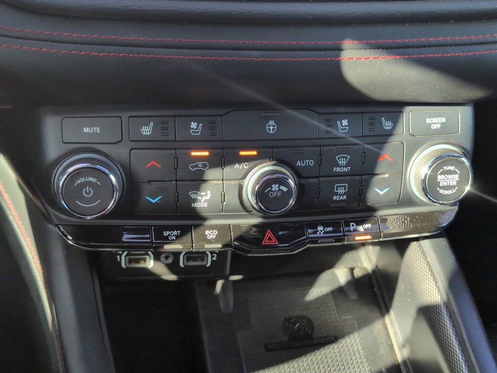 Used 2024 Dodge Durango R/T RWD image 8