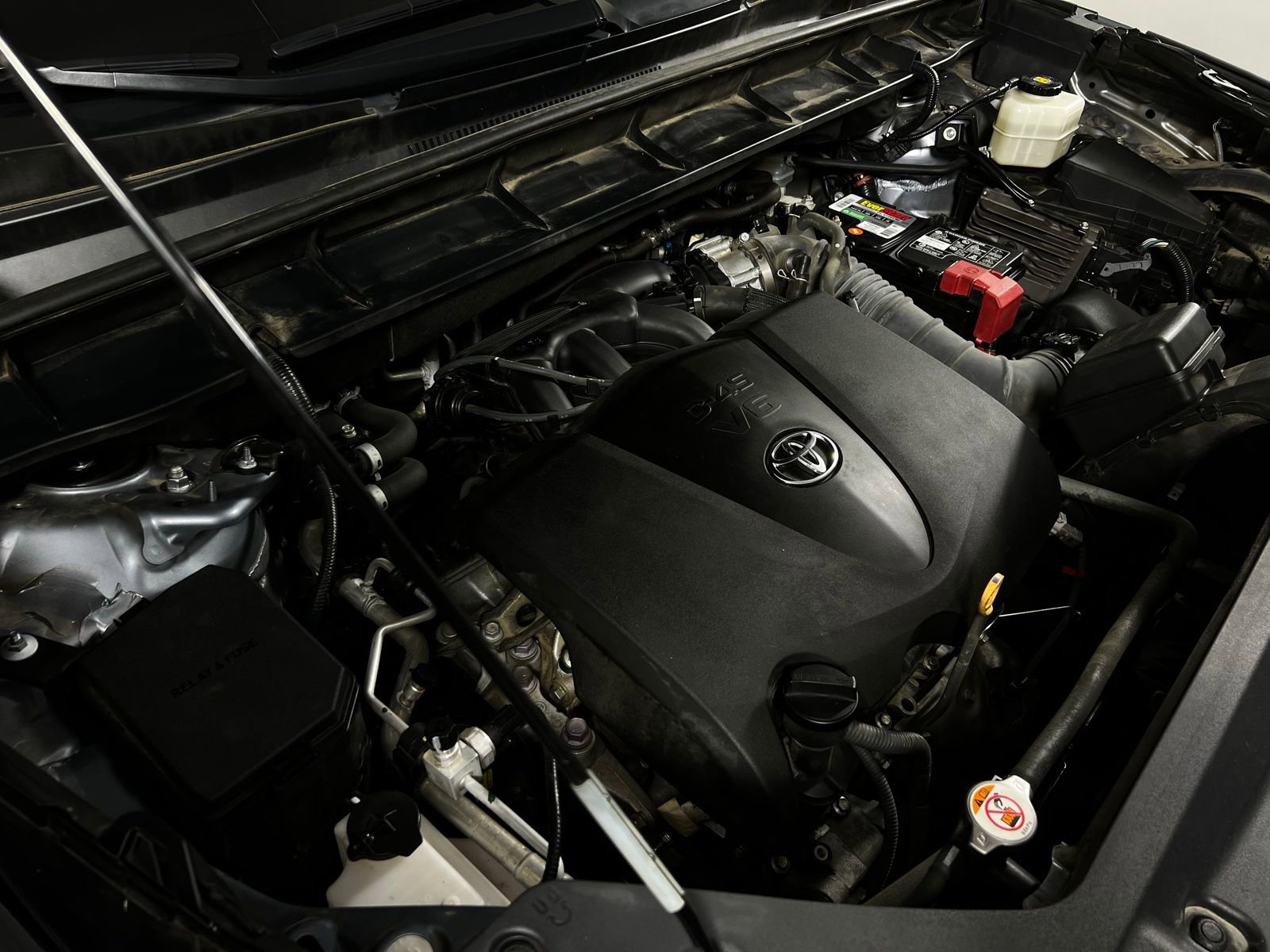 Used 2021 Toyota Highlander XLE FWD image 10