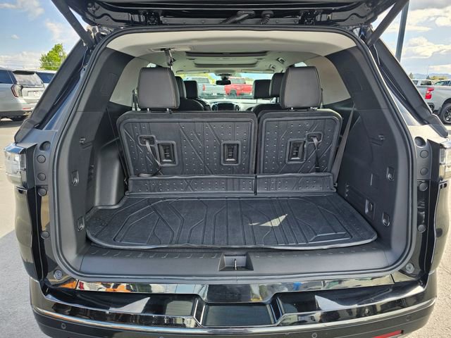 Used 2021 Chevrolet Traverse Premier w/ Redline Edition AWD/4WD image 16