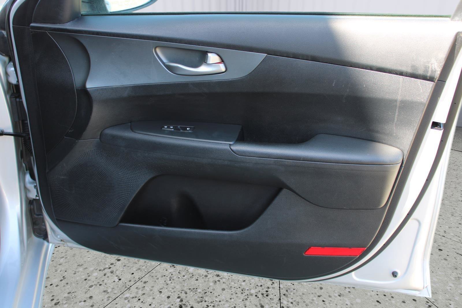 Used 2020 Kia Forte LXS FWD image 36