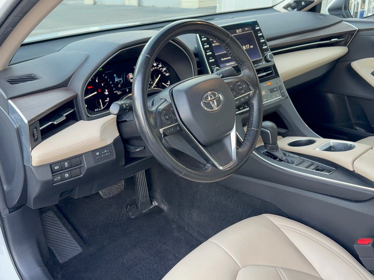 Used 2019 Toyota Avalon XLE w/ Moonroof Package FWD image 4