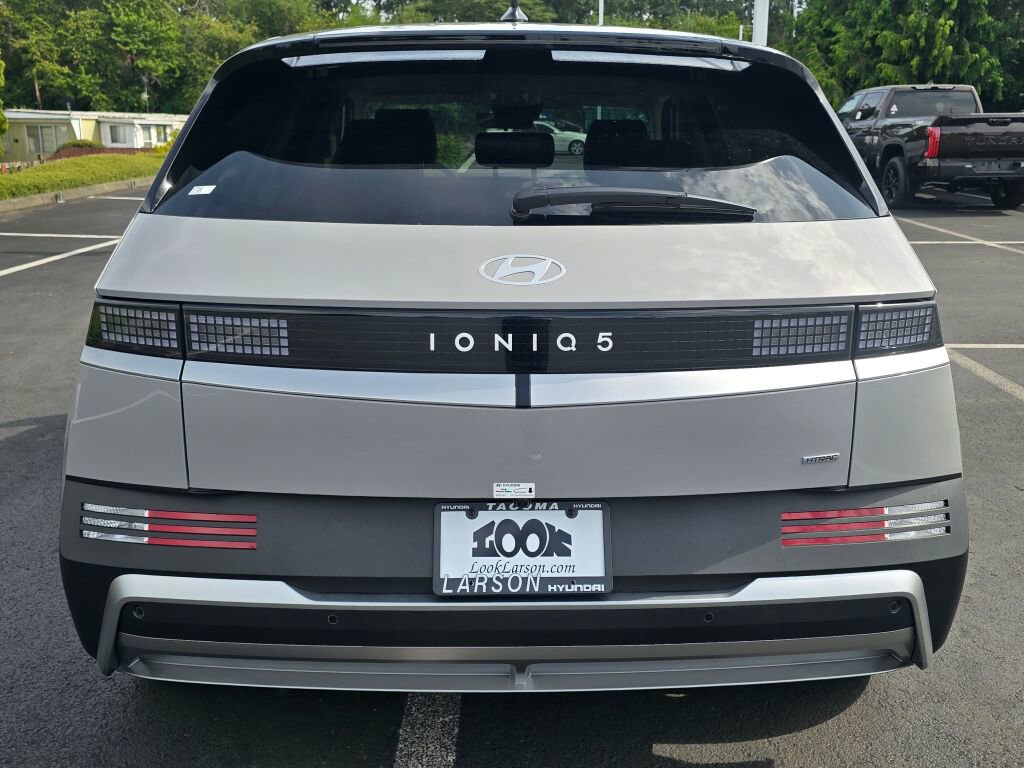 New 2025 Hyundai Ioniq 5 SE image 9