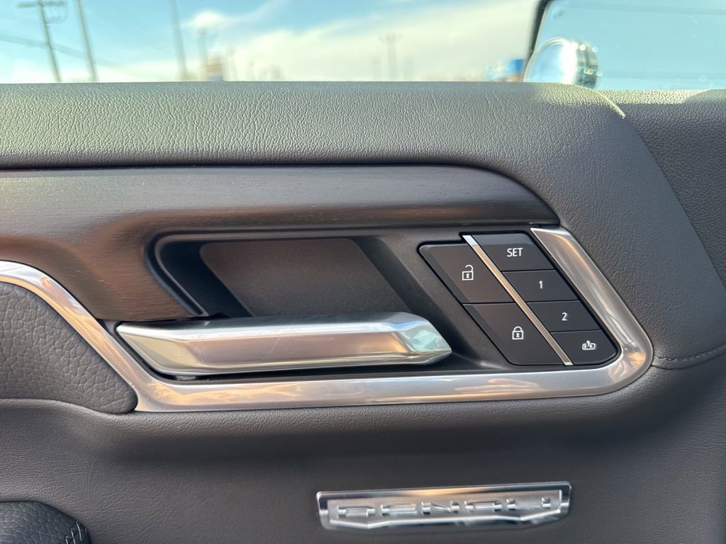 Used 2025 GMC Sierra 1500 Denali w/ Denali Reserve Package image 11