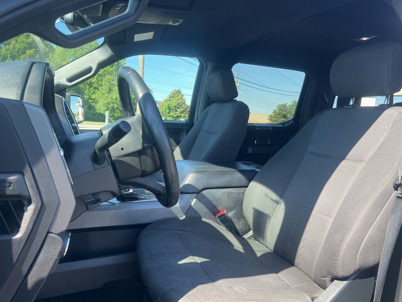 Used 2019 Ford F150 XLT w/ Equipment Group 302A Luxury AWD/4WD image 17