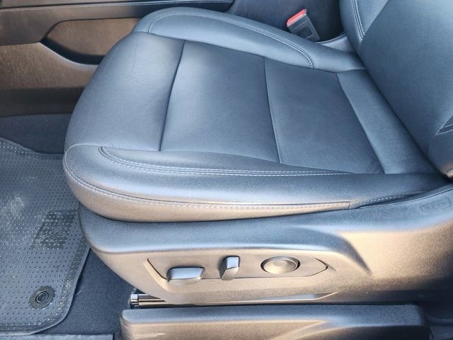 Used 2023 Chevrolet Suburban Z71 w/ Luxury Package image 25