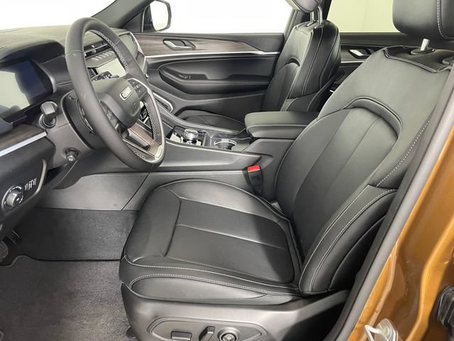 New 2026 Jeep Grand Cherokee Limited AWD/4WD image 2