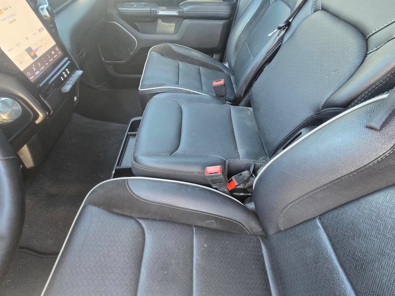 Used 2025 RAM 1500 Laramie AWD/4WD image 15