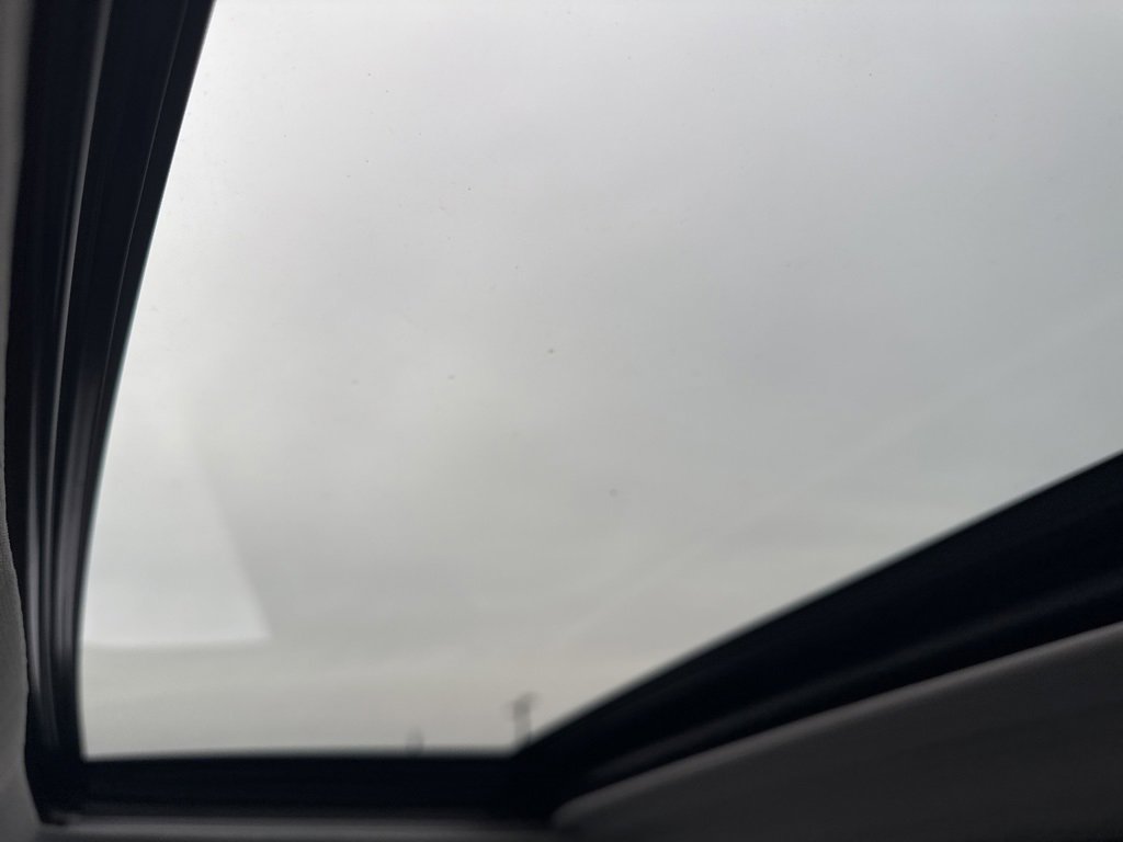 Used 2021 Toyota Highlander Limited image 15