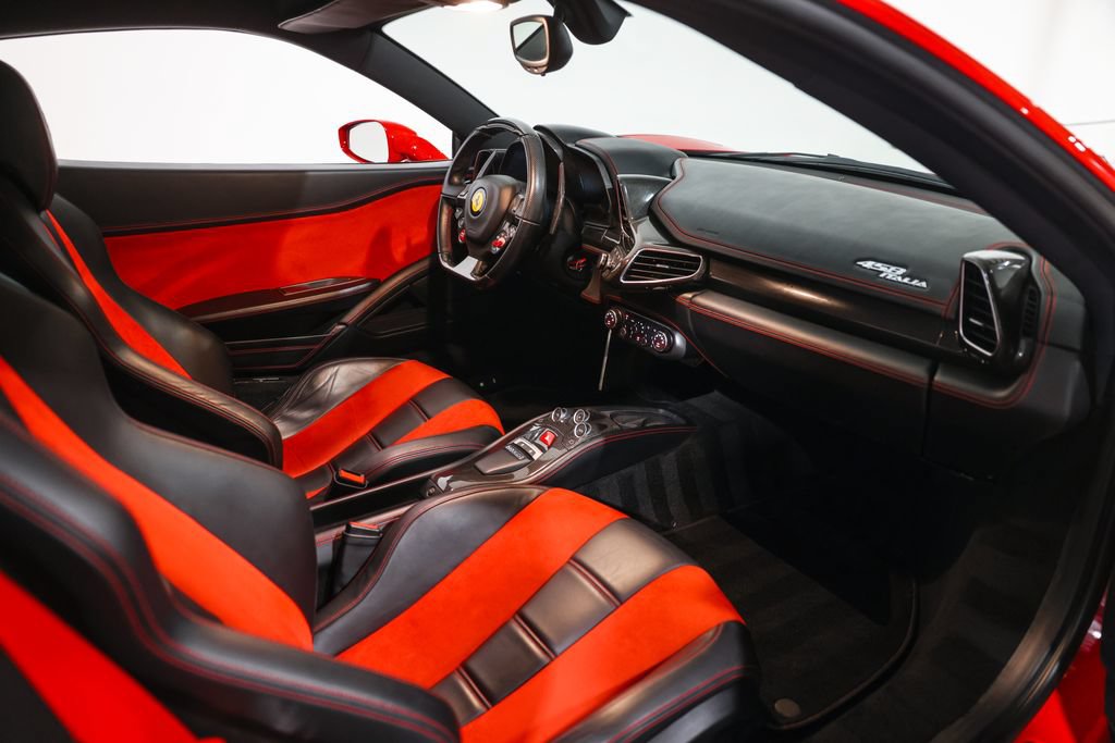 Used 2014 Ferrari 458 Italia Coupe RWD image 23