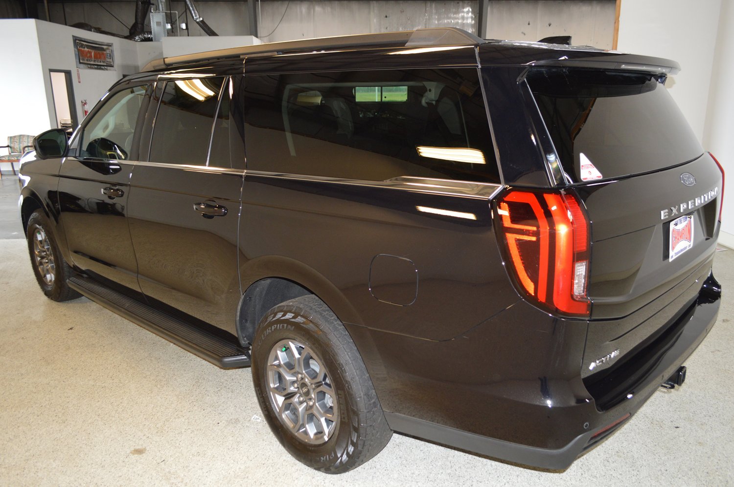 Used 2025 Ford Expedition Max Active image 5