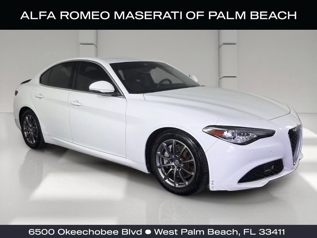 Used 2020 Alfa Romeo Giulia RWD image 1