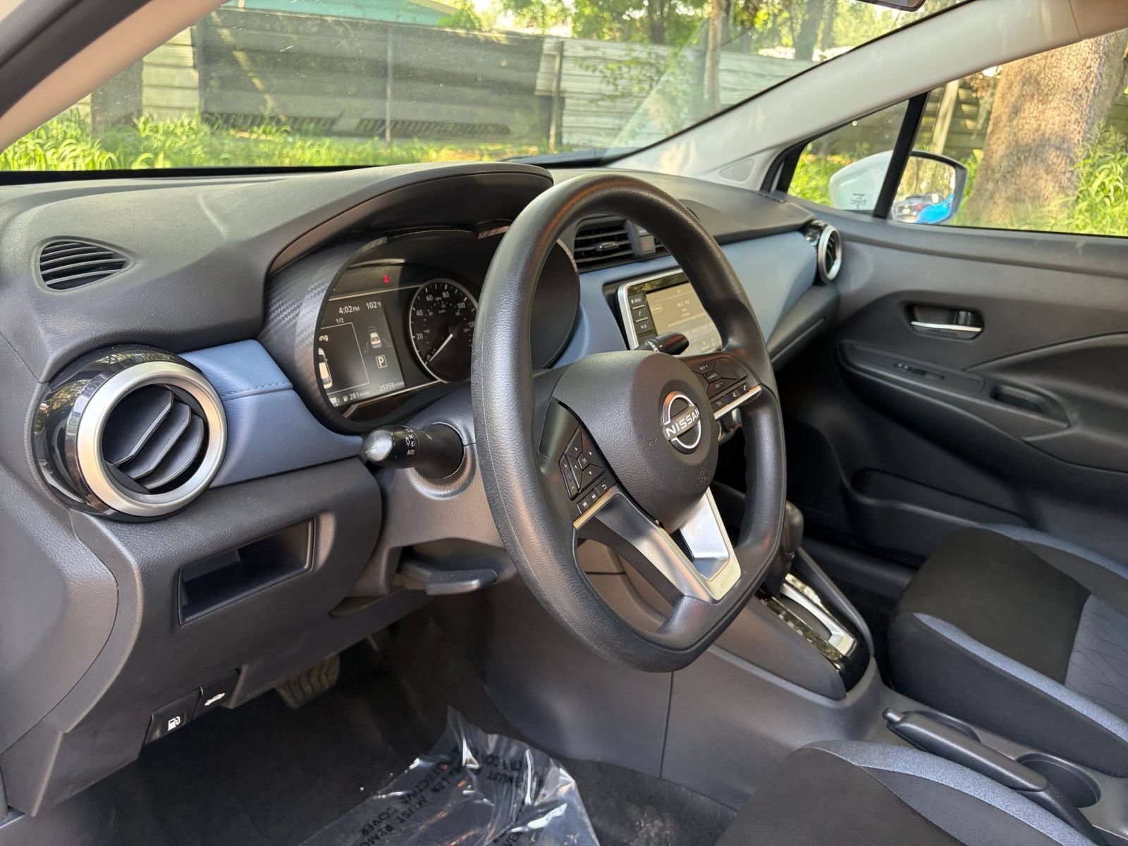 Used 2025 Nissan Versa SV FWD image 32