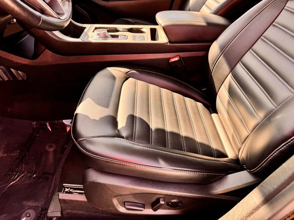 Used 2024 Ford Edge SEL image 35