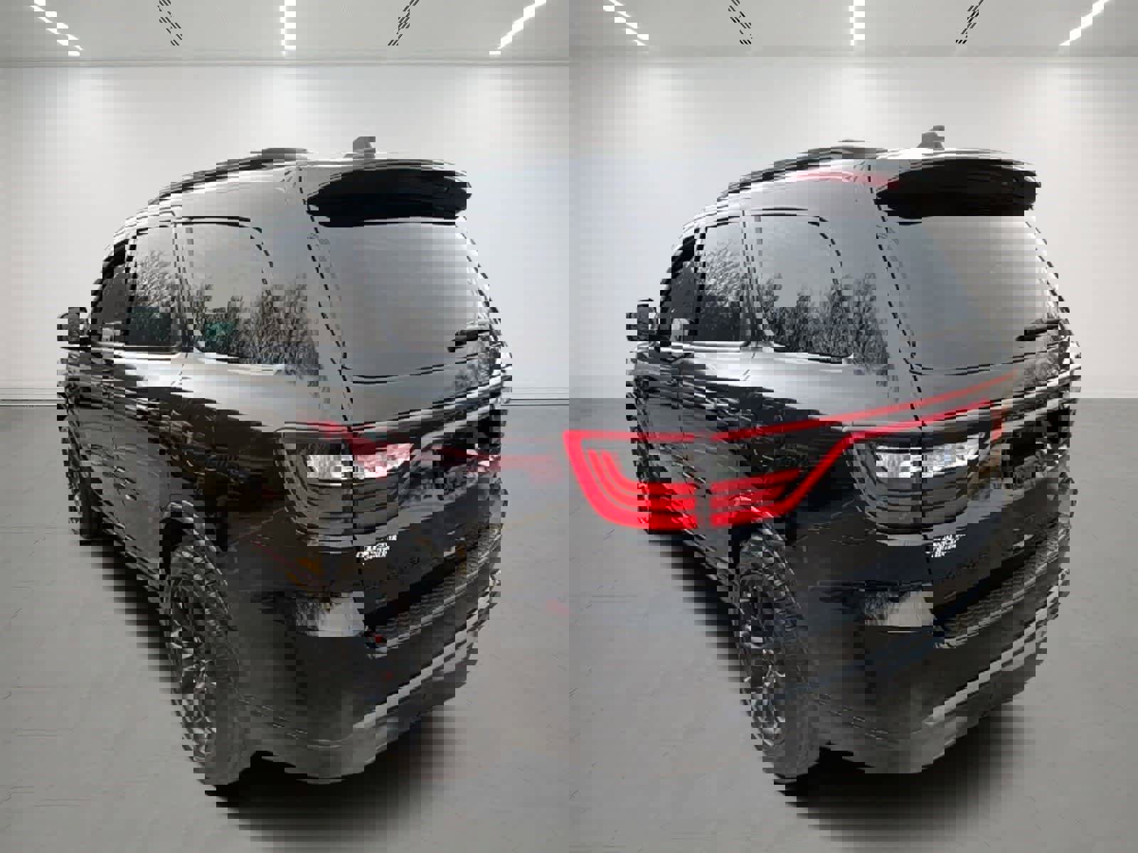 Used 2024 Dodge Durango R/T w/ Blacktop Package image 3