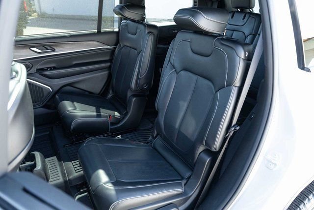 Used 2023 Jeep Grand Cherokee L Overland w/ Advanced Protech Group III image 14