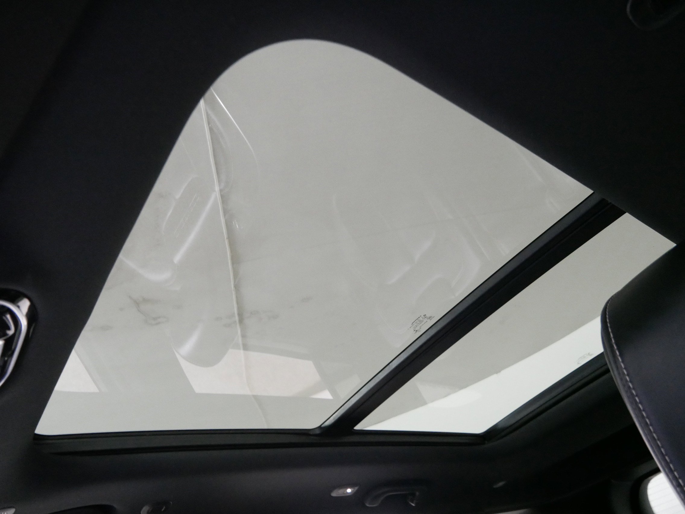 Used 2022 Jeep Grand Cherokee Overland w/ Luxury Tech Group IV image 32