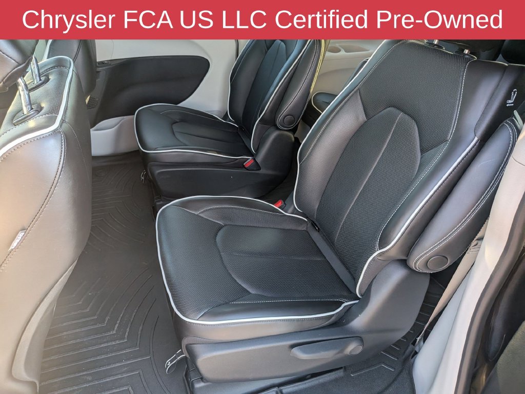 Used 2023 Chrysler Pacifica Limited FWD image 35