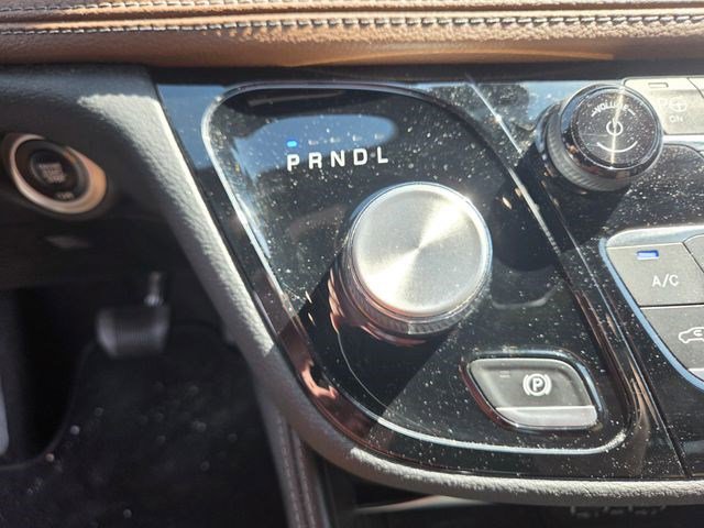 Used 2021 Chrysler Pacifica Limited w/ Premium & Safety Sphere Group image 7