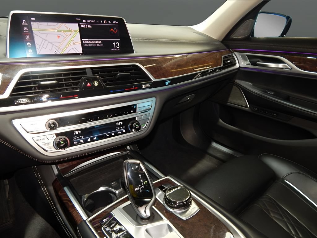 Used 2021 BMW 750i xDrive w/ Executive Package AWD/4WD image 19