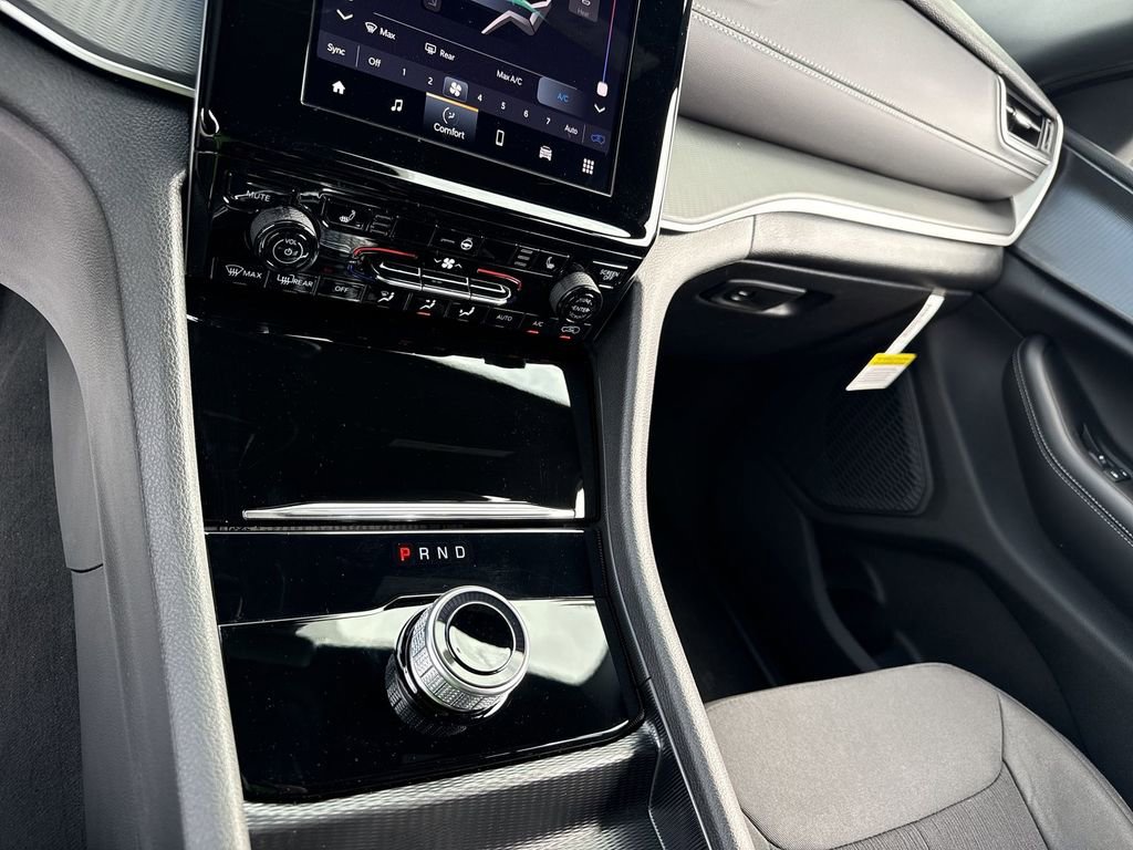 New 2025 Jeep Grand Cherokee L Laredo w/ Luxury Tech Group I image 20