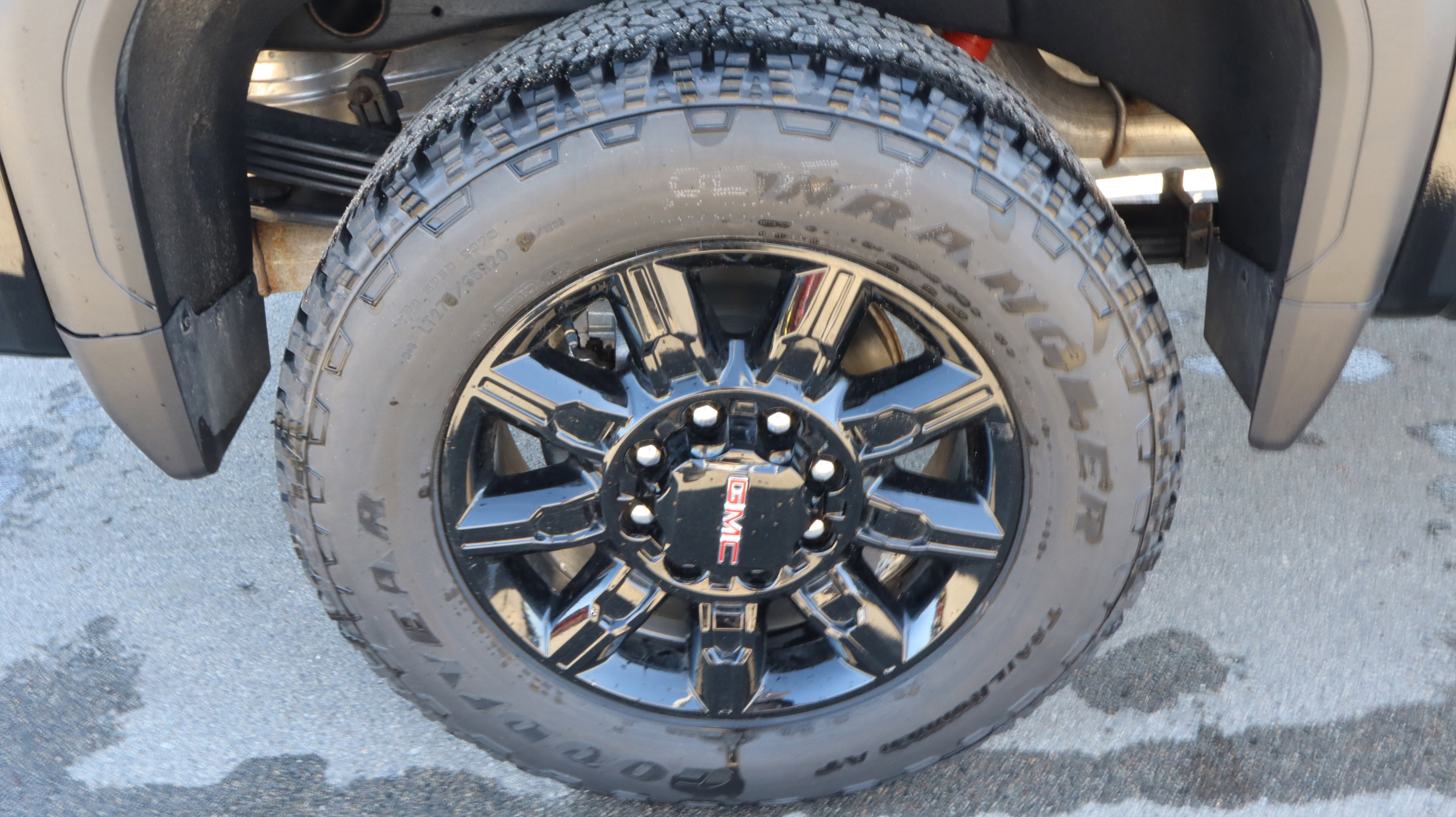 New 2026 GMC Sierra 2500 AT4 w/ AT4 Premium Plus Package AWD/4WD image 17