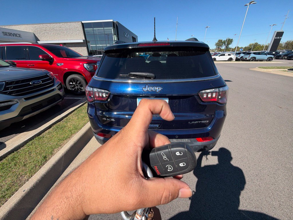 Used 2021 Jeep Compass Limited w/ Elite Interior Group AWD/4WD image 9