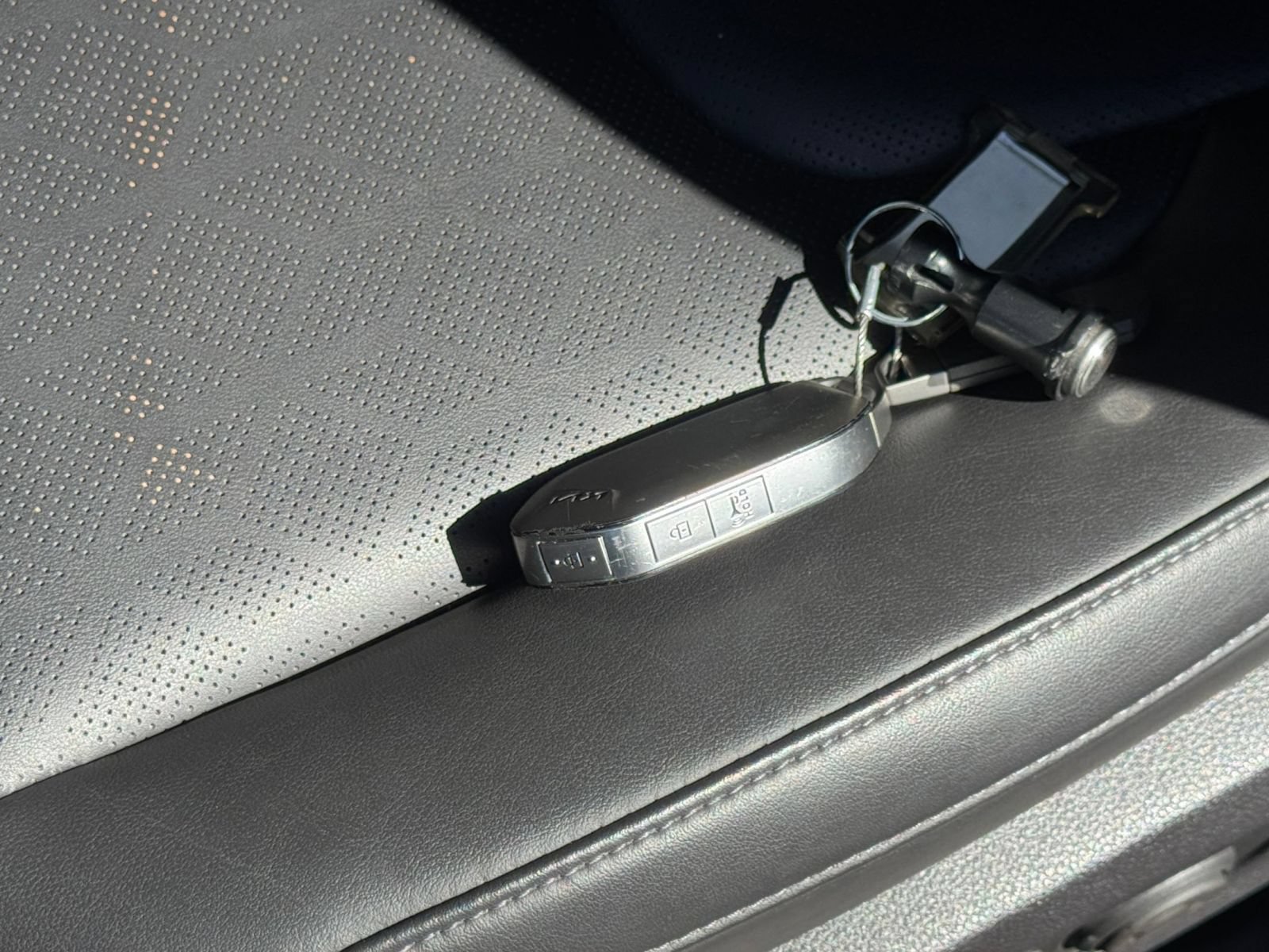 Used 2026 Kia Carnival FWD image 21