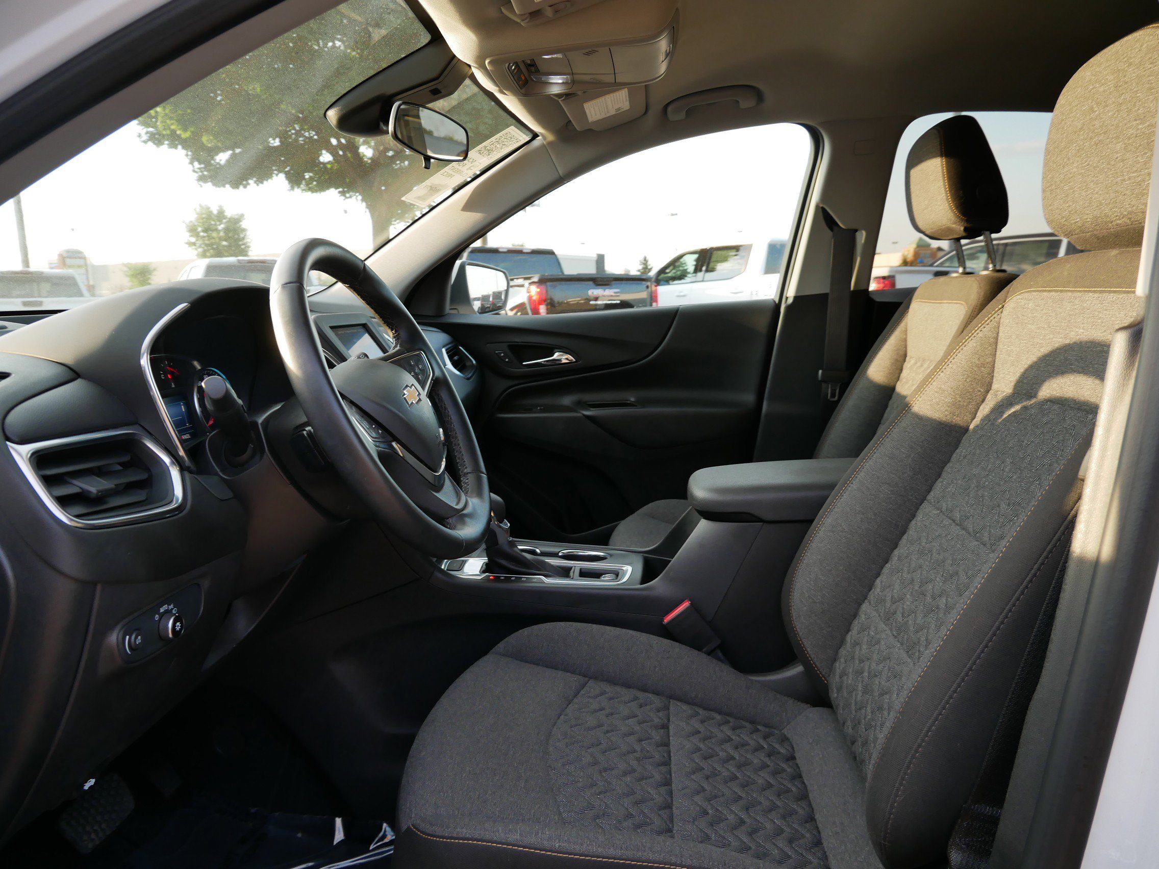 Used 2023 Chevrolet Equinox LT image 9