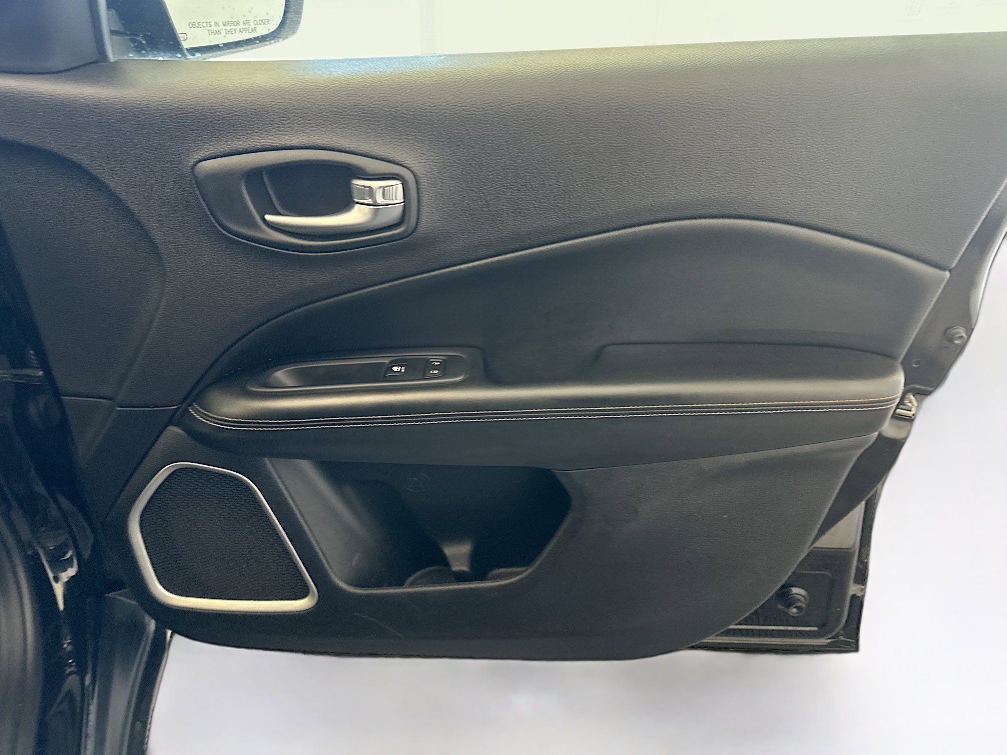 Used 2017 Jeep Compass Latitude AWD/4WD image 32