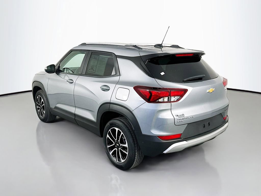 Used 2025 Chevrolet TrailBlazer LT AWD/4WD image 5