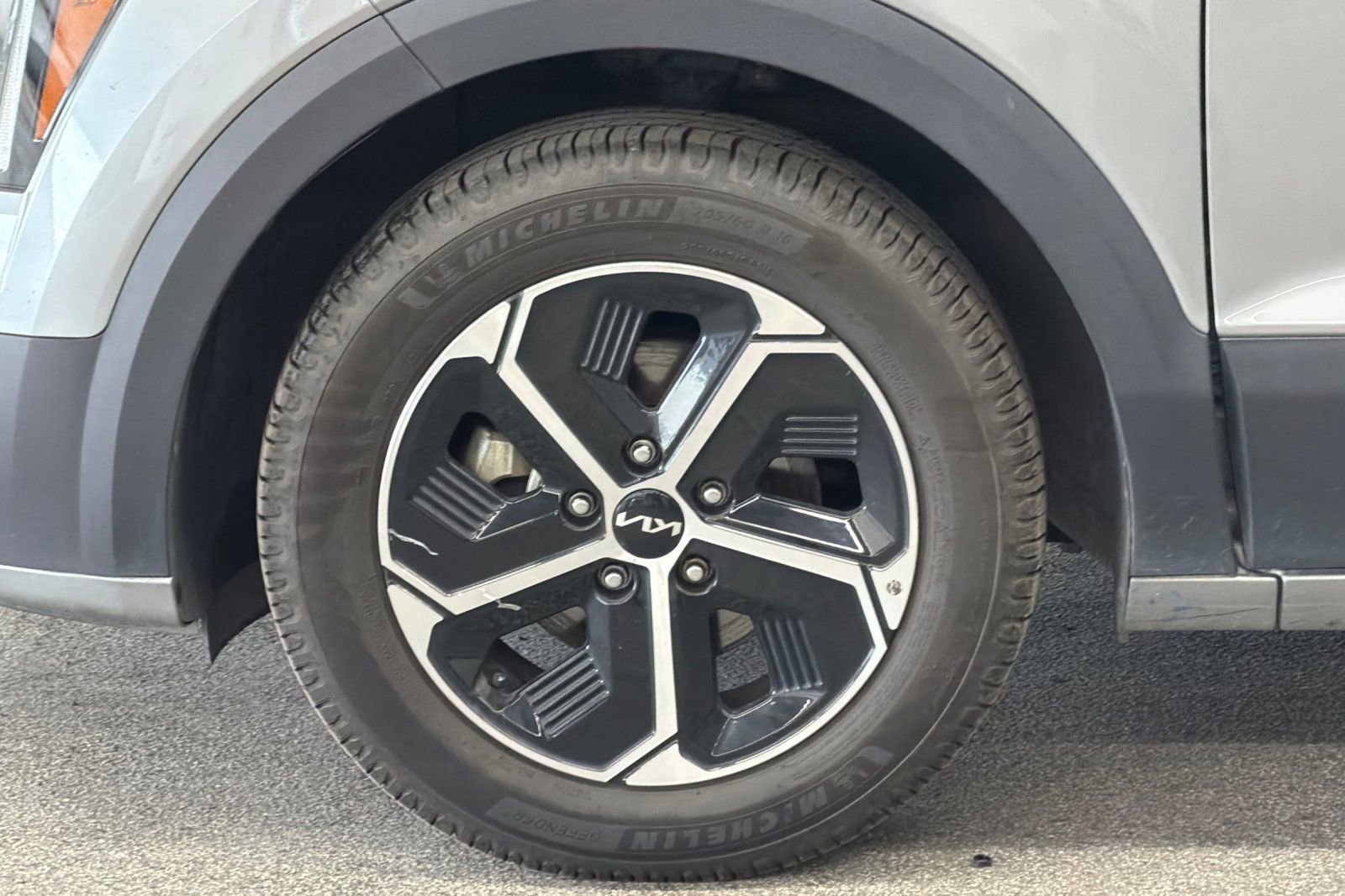 Used 2023 Kia Niro EX FWD image 26