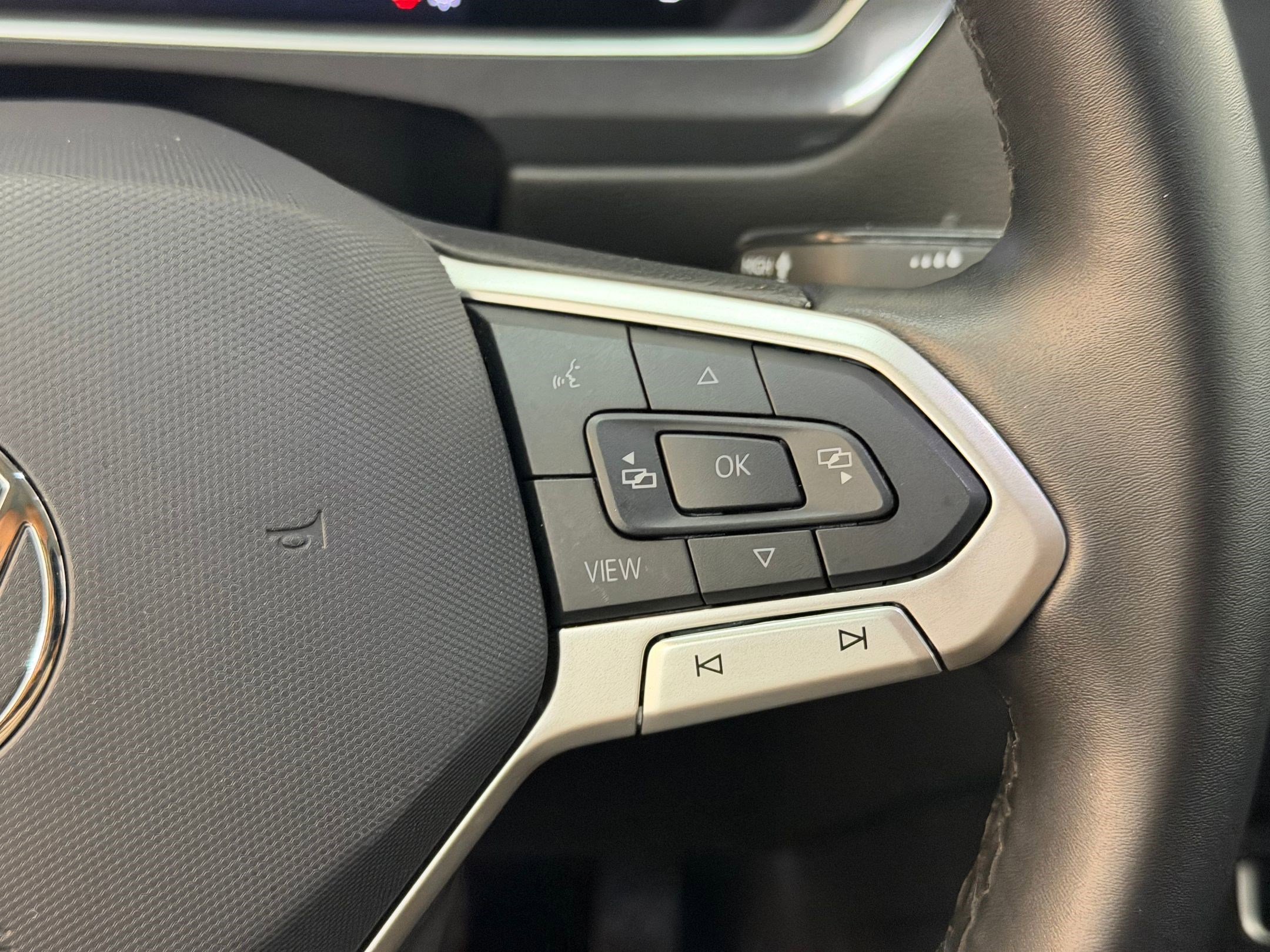 Used 2024 Volkswagen Tiguan Wolfsburg Edition image 17