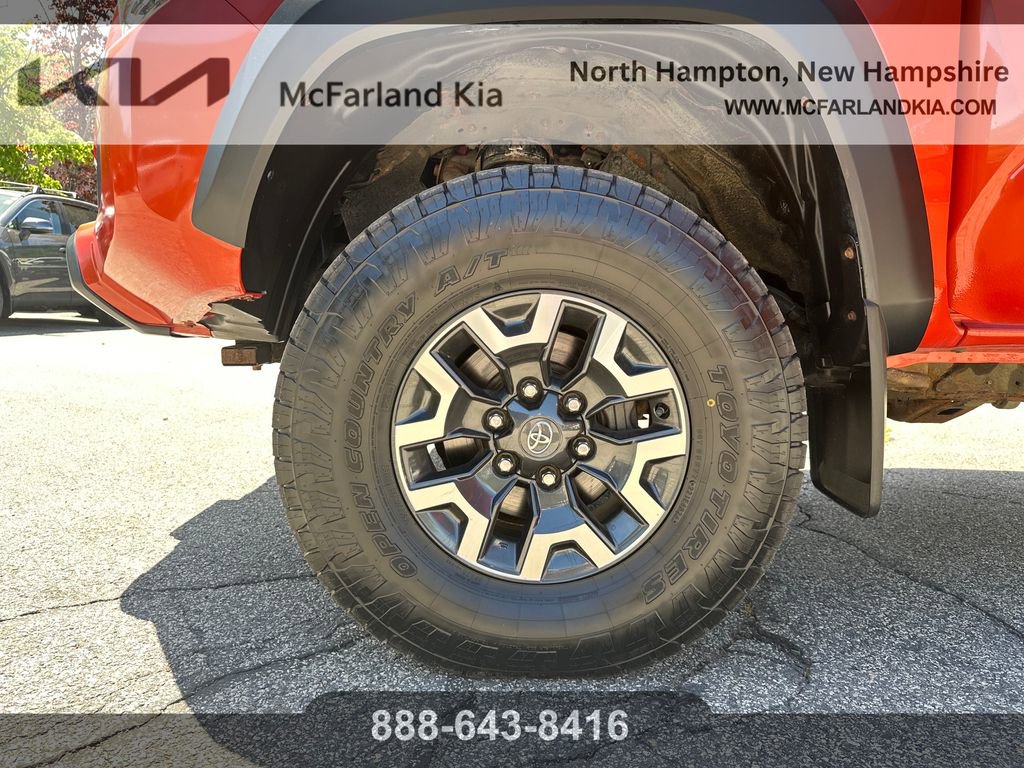 Used 2016 Toyota Tacoma TRD Off-Road w/ Premium & Technology Package AWD/4WD image 20