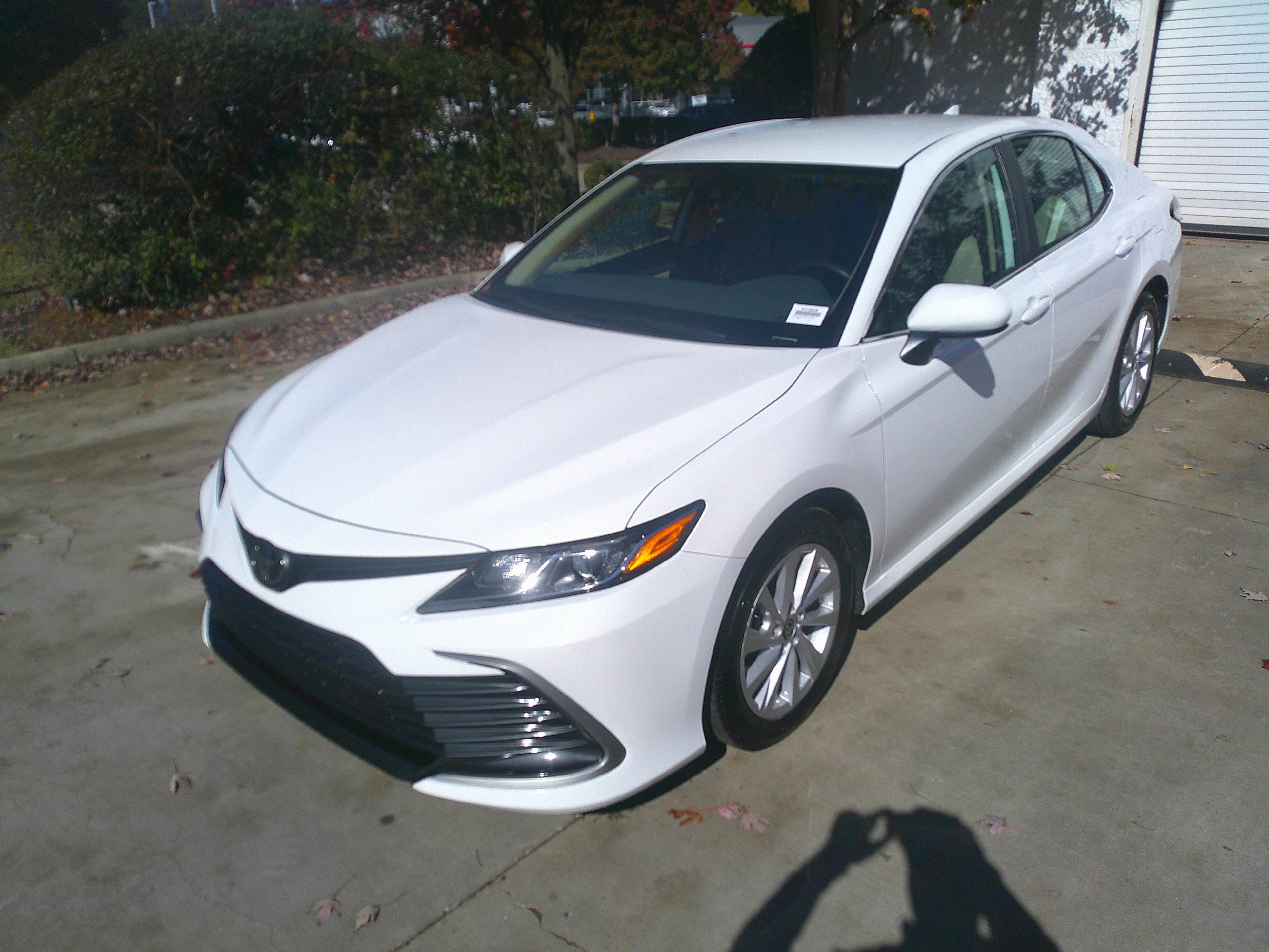 Used 2023 Toyota Camry LE image 6