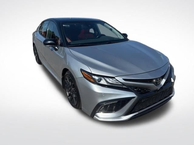 Used 2022 Toyota Camry XSE FWD image 7