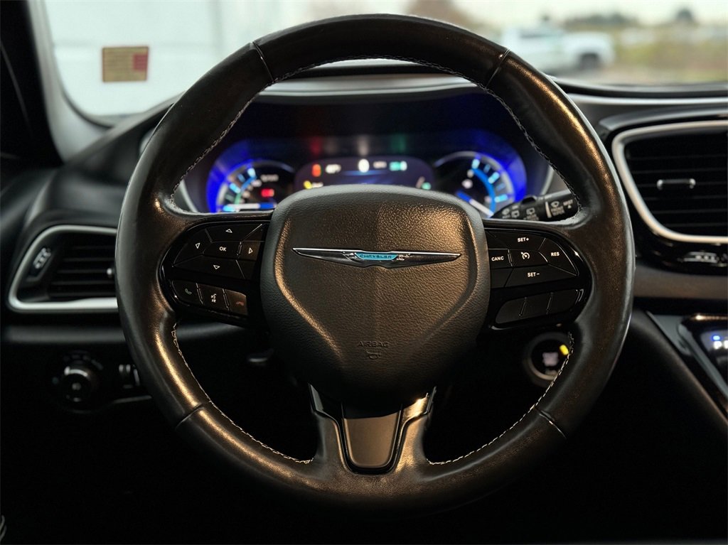 Used 2020 Chrysler Pacifica Touring-L w/ S Appearance Package image 14