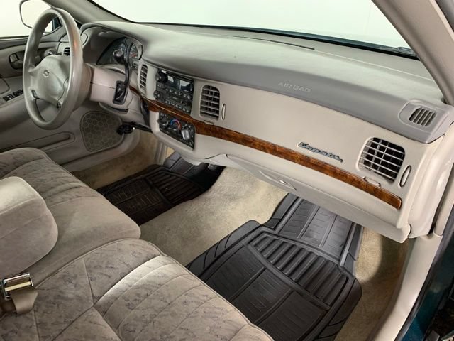 Used 2000 Chevrolet Impala w/ Preferred Equipment Group FWD image 19